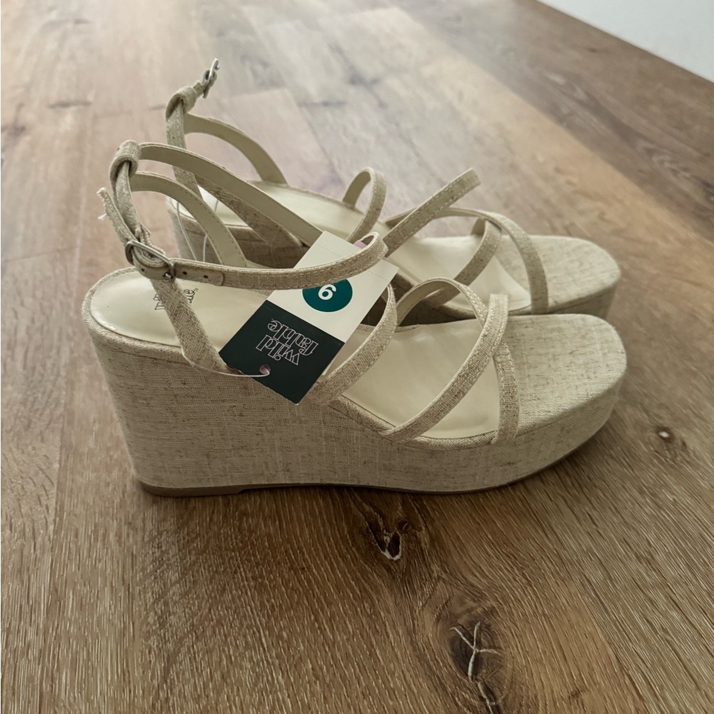 Wild Fable Cream wedge Shoes size 9. New with tags